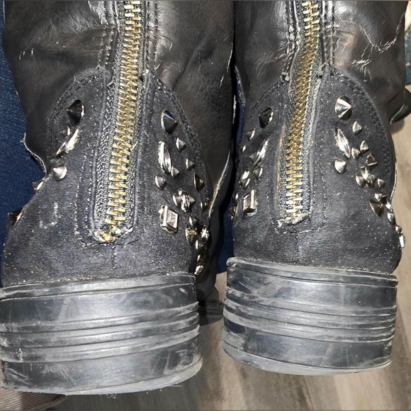 BCBG Paris Amy Studded Heel Slouchy Moto Boot Black Faux Fake Leather Size 7.5 - Picture 6 of 8